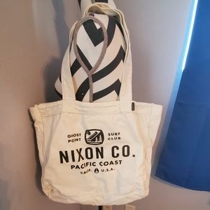Nixon Tote bag